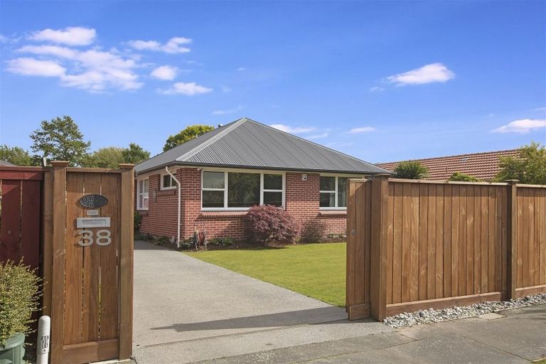 Photo of property in 38 Waiau Street, Cracroft, Christchurch, 8025