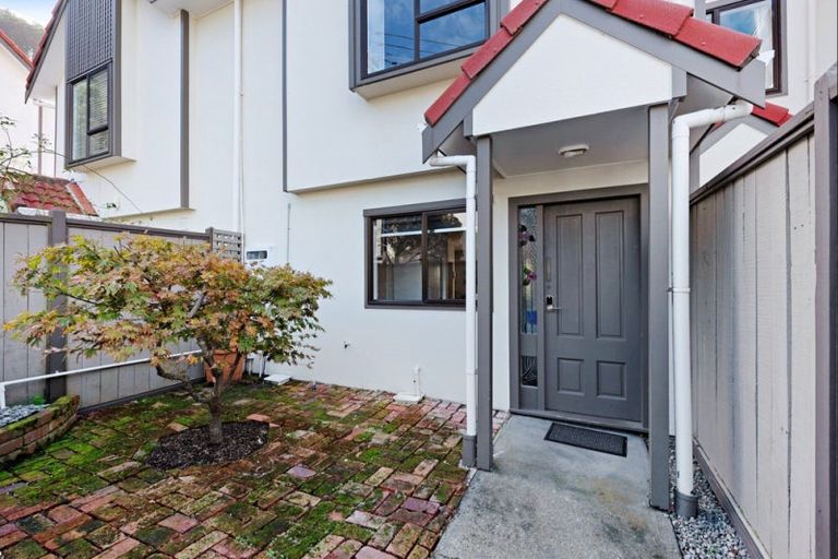 Photo of property in 10 George Street, Thorndon, Wellington, 6011