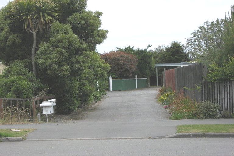 Photo of property in 15b Genista Place, Parklands, Christchurch, 8083