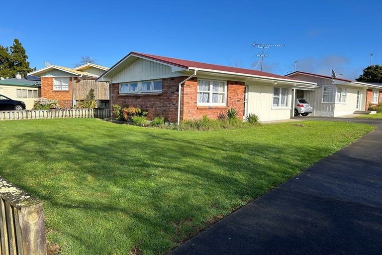 Photo of property in 9 Landscape Road, Pukekohe, 2120