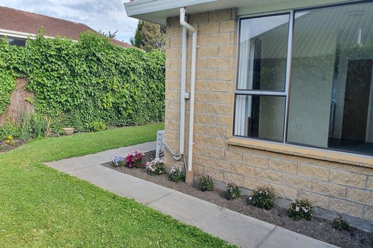 Photo of property in 2/36 Chipping Lane, Redwood, Christchurch, 8051