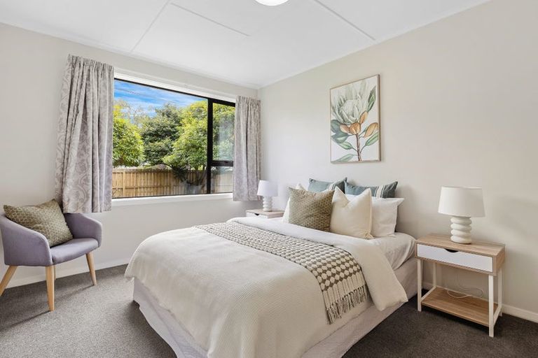 Photo of property in 32 Bateman Avenue, Bryndwr, Christchurch, 8053