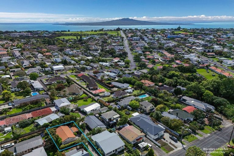 Photo of property in 2/2 Evan Street, Belmont, Auckland, 0622