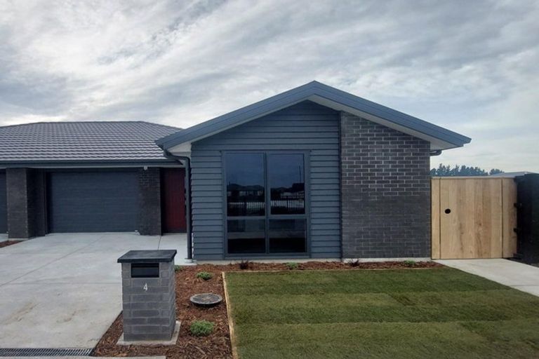 Photo of property in 4 Mcgrath Lane, Rangiora, 7400