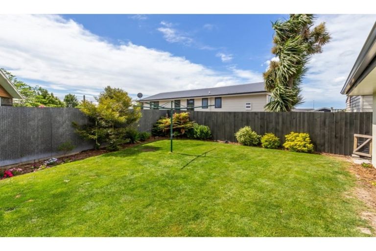 Photo of property in 8 Carteret Place, Aranui, Christchurch, 8061