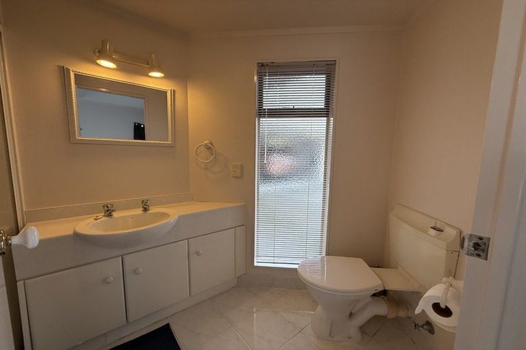 Photo of property in 1a Picasso Drive, West Harbour, Auckland, 0618