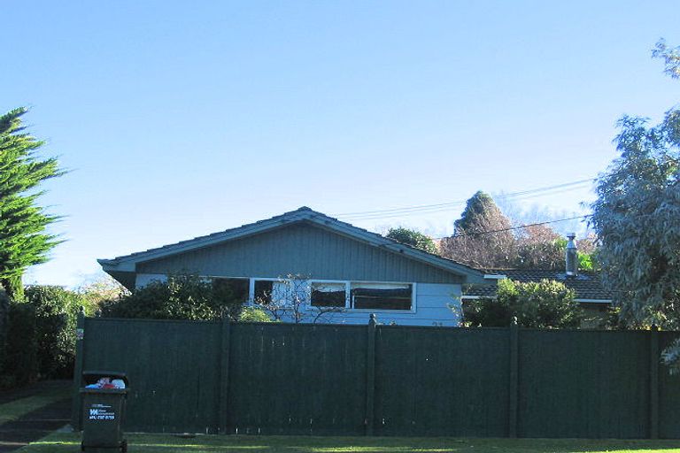 Photo of property in 21 Arawhata Road, Paraparaumu, 5032