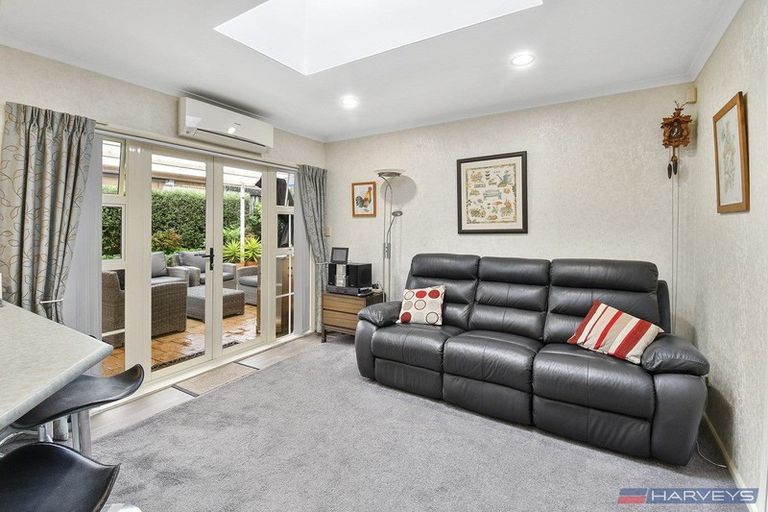 Photo of property in 4b Stewart Gibson Place, Manurewa, Auckland, 2105