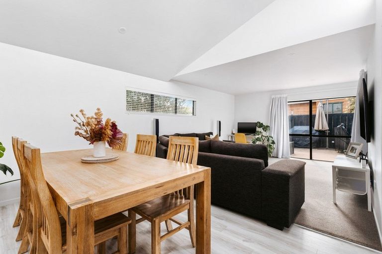 Photo of property in 1 Douglas Place, Papamoa Beach, Papamoa, 3118