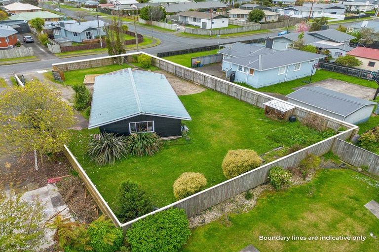 Photo of property in 22 Fenruss Street, Fairy Springs, Rotorua, 3015