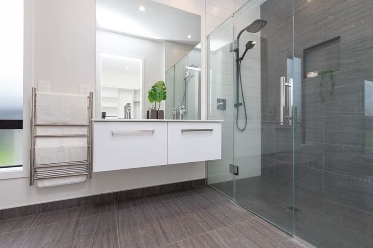 Photo of property in 28 Helen June Avenue, Flagstaff, Hamilton, 3210