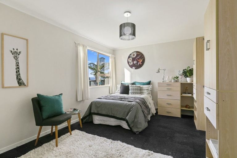 Photo of property in 27 Paddington Grove, Karori, Wellington, 6012