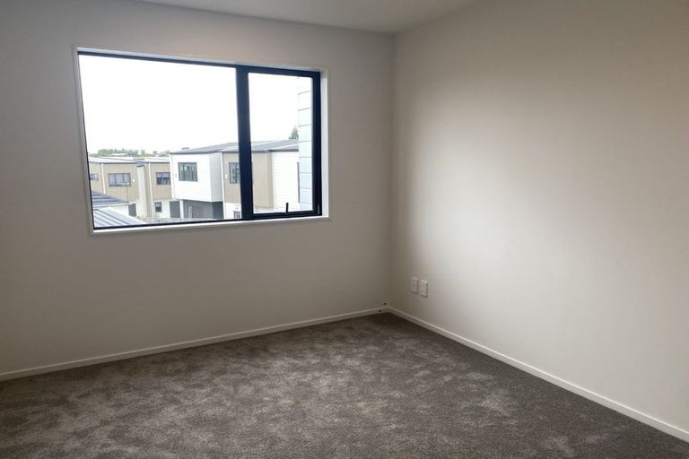 Photo of property in 34 Paetai Lane, Te Atatu Peninsula, 0610