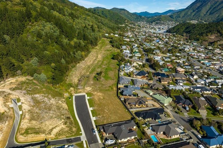 Photo of property in 4 Raukura Rise, Picton, 7220