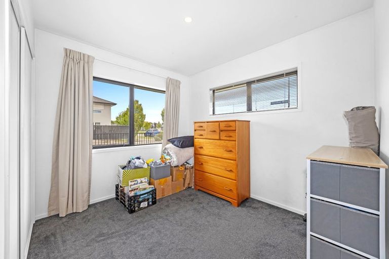 Photo of property in 1 Robalan Close, Halswell, Christchurch, 8025