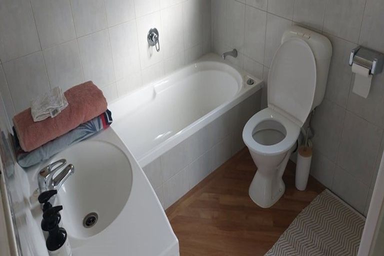 Photo of property in 3/48a Exmouth Road, Northcote, Auckland, 0627