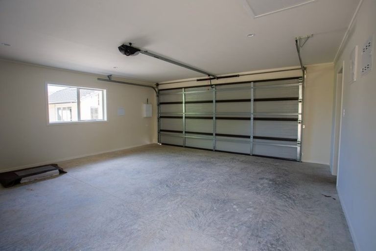 Photo of property in 62 Feist Street, Carterton, 5713