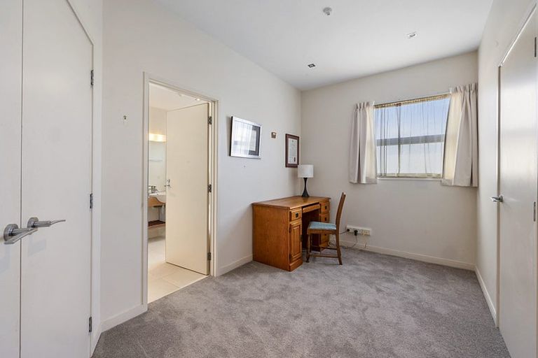 Photo of property in Quarterdeck, 6/4 Buller Street, New Plymouth, 4310