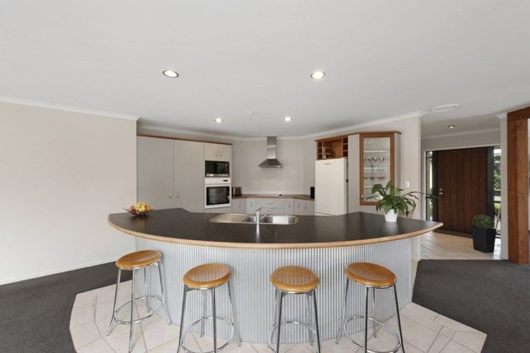 Photo of property in 53 Saint James Drive, Huntington, Hamilton, 3210