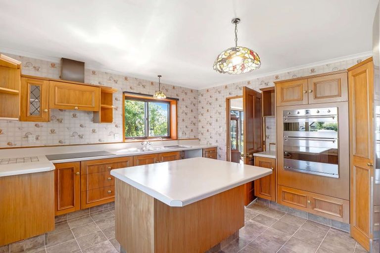 Photo of property in 10 Regency Crescent, Redwood, Christchurch, 8051