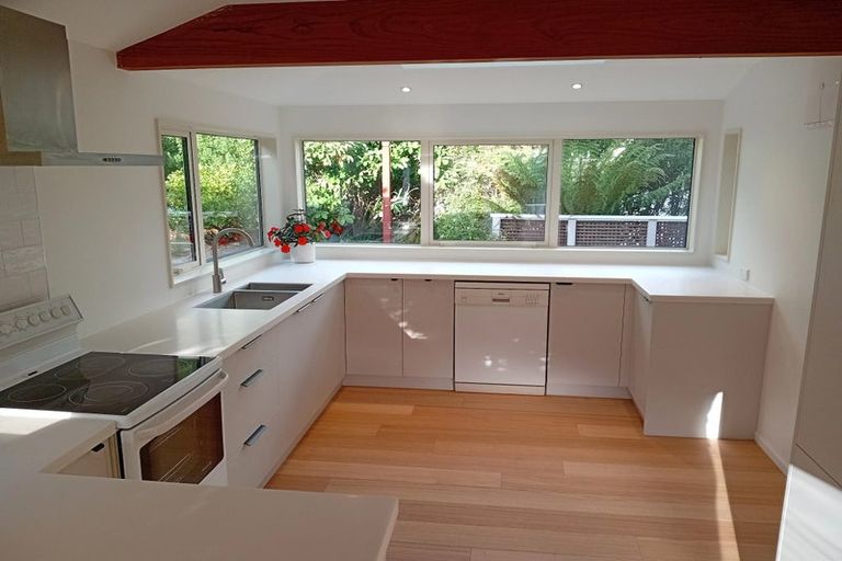 Photo of property in 10 Selwyn Parade, Lyttelton, 8082