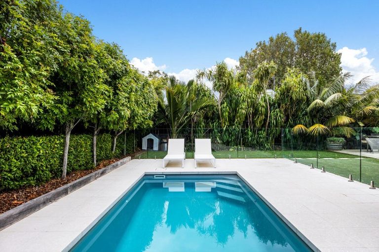 Photo of property in 16 Rossgrove Terrace, Mount Albert, Auckland, 1025