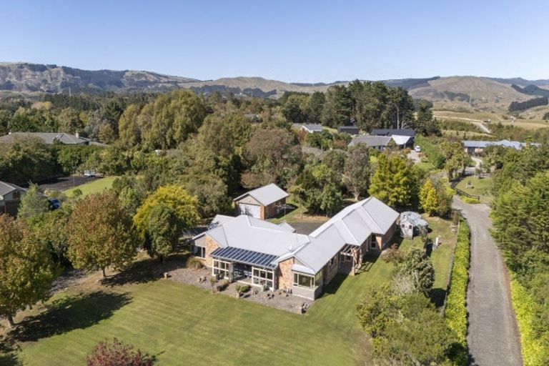 Photo of property in 98 Polson Hill Drive, Aokautere, Palmerston North, 4471