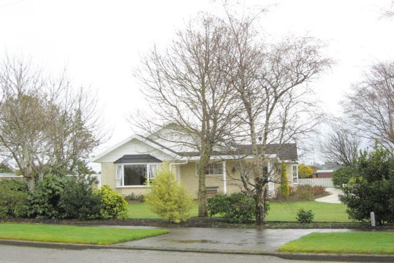 Photo of property in 146 Seaward Road, Edendale, 9825