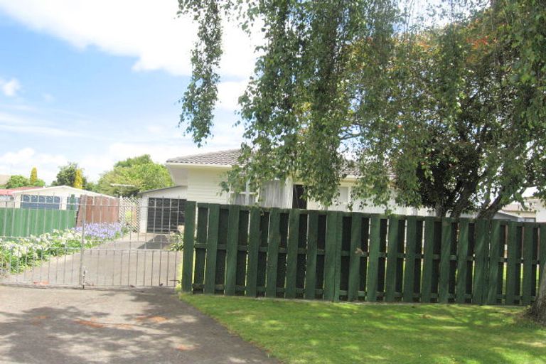 Photo of property in 32 Tairere Crescent, Rosehill, Papakura, 2113