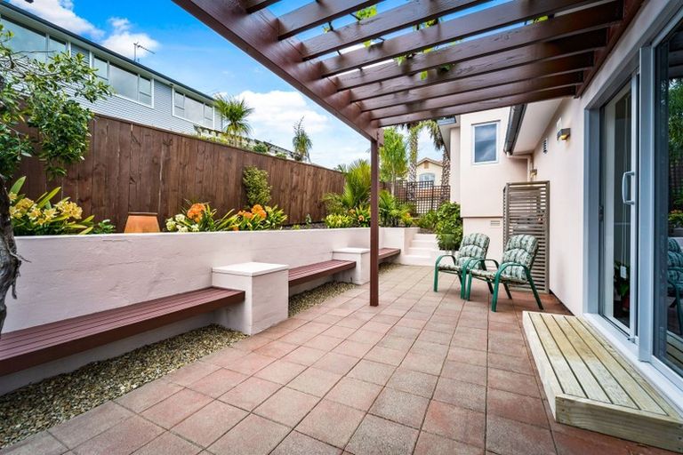 Photo of property in 74 Rivervale Grove, Stanmore Bay, Whangaparaoa, 0932