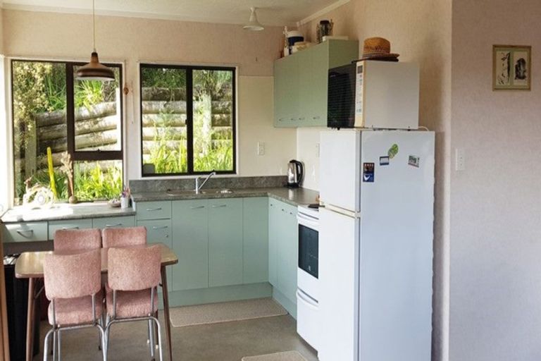 Photo of property in 74 Rapata Road, Oakura, Hikurangi, 0184