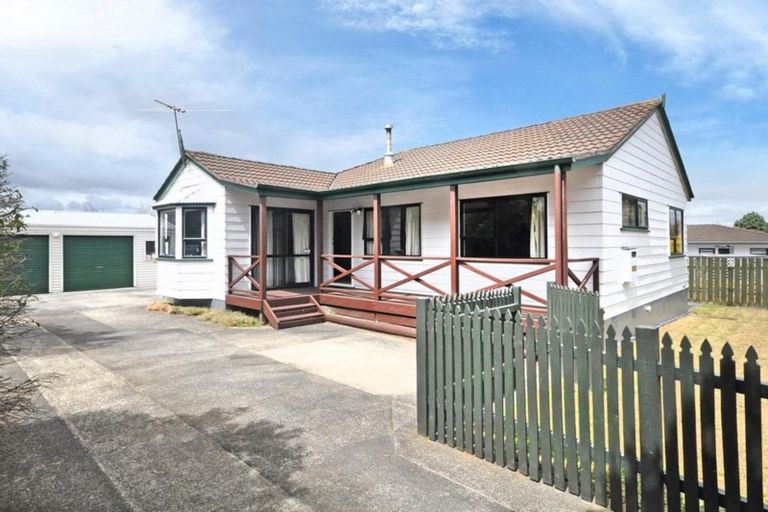 Photo of property in 4 Southview Place, Wattle Downs, Auckland, 2102