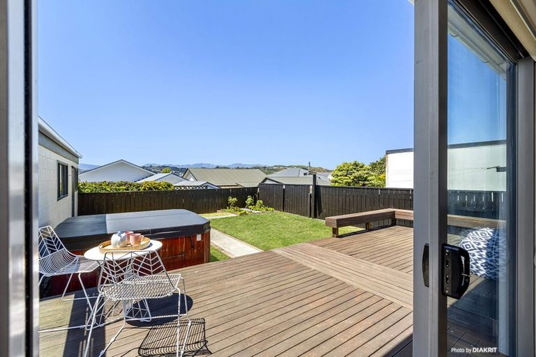 Photo of property in 23 Freyberg Street, Lyall Bay, Wellington, 6022