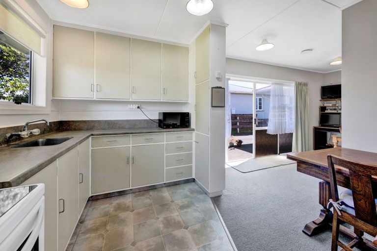 Photo of property in 7 Caplen Street, Hawera, 4610