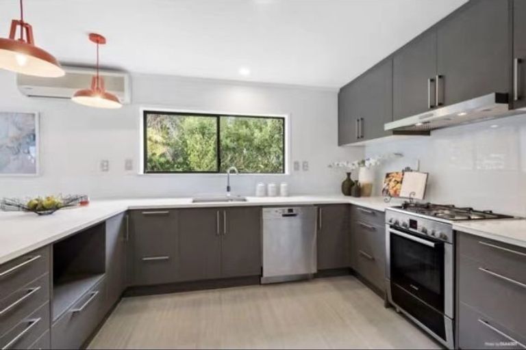 Photo of property in 21a Coroglen Avenue, Birkenhead, Auckland, 0626