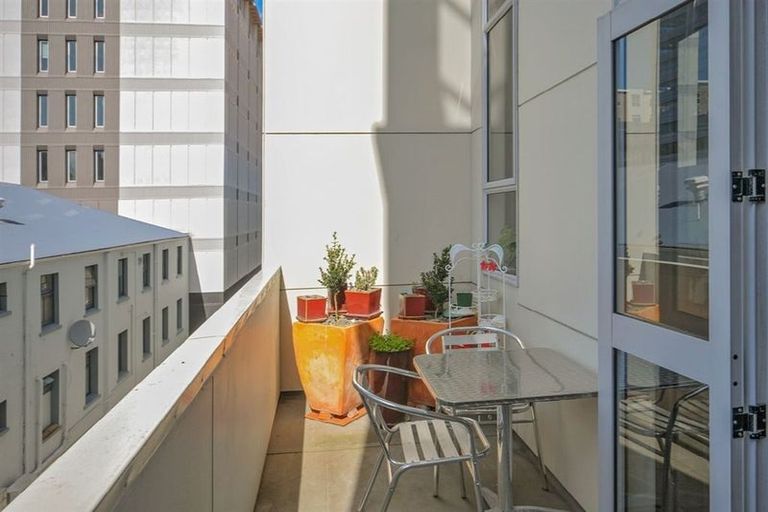 Photo of property in Dixonlane Apartments, 1/7 Feltex Lane, Te Aro, Wellington, 6011