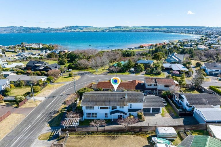 Photo of property in 4 Ingle Avenue, Waipahihi, Taupo, 3330