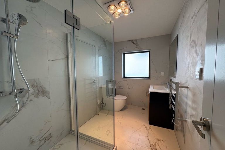 Photo of property in 14a Grove Lane, Pakuranga, Auckland, 2010