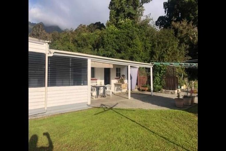 Photo of property in 7 Main Road, Fox Glacier, 7886