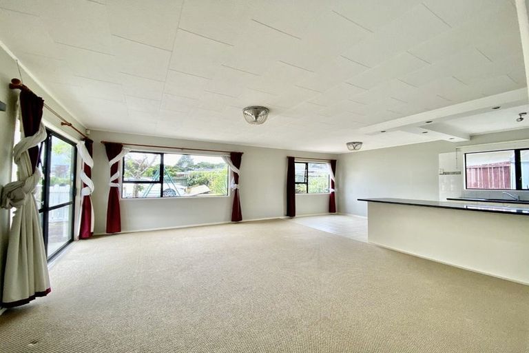 Photo of property in 109 Everglade Drive, Totara Heights, Auckland, 2105