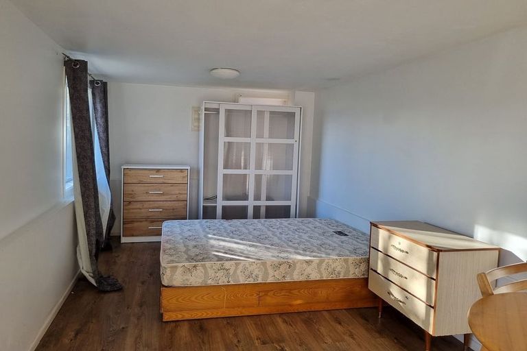 Photo of property in 602 East Coast Road, Pinehill, Auckland, 0630