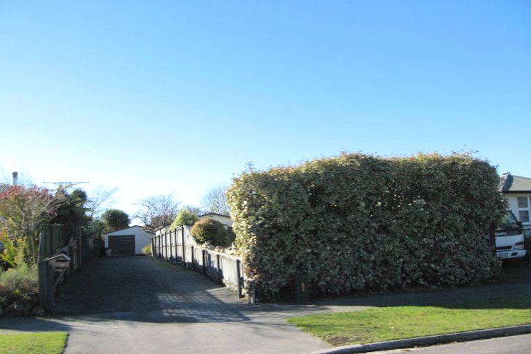 Photo of property in 14 Warren Crescent, Hillmorton, Christchurch, 8025