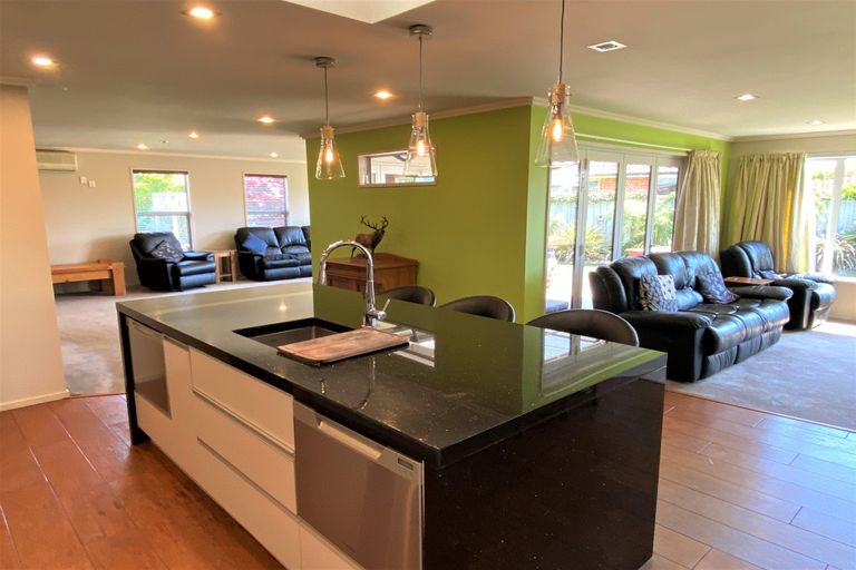 Photo of property in 6 Solway Place, Mosgiel, 9024