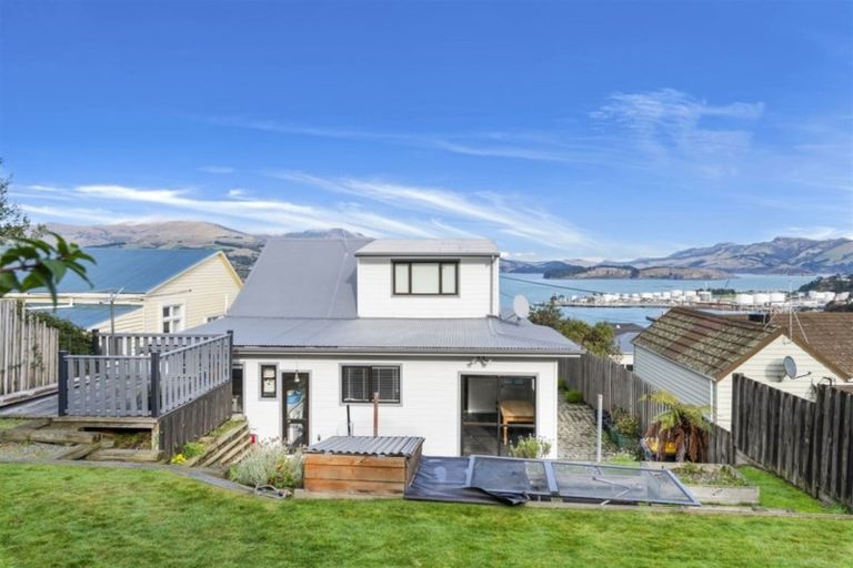 Photo of property in 30 Ripon Street, Lyttelton, 8082