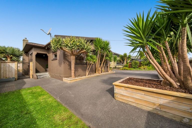 Photo of property in 33 Sanders Avenue, Westown, New Plymouth, 4310