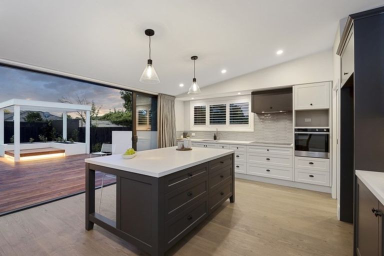 Photo of property in 61 Knowles Street, St Albans, Christchurch, 8052