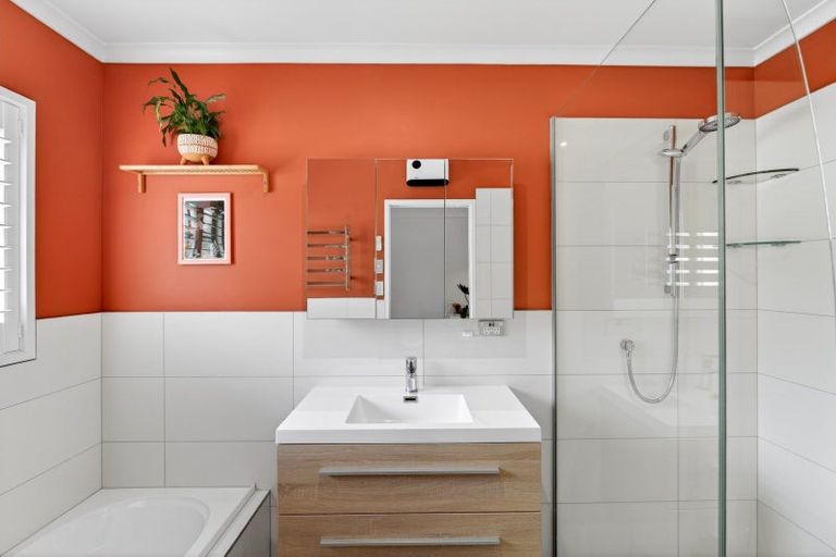 Photo of property in 11 Muritai Crescent, Havelock North, 4130