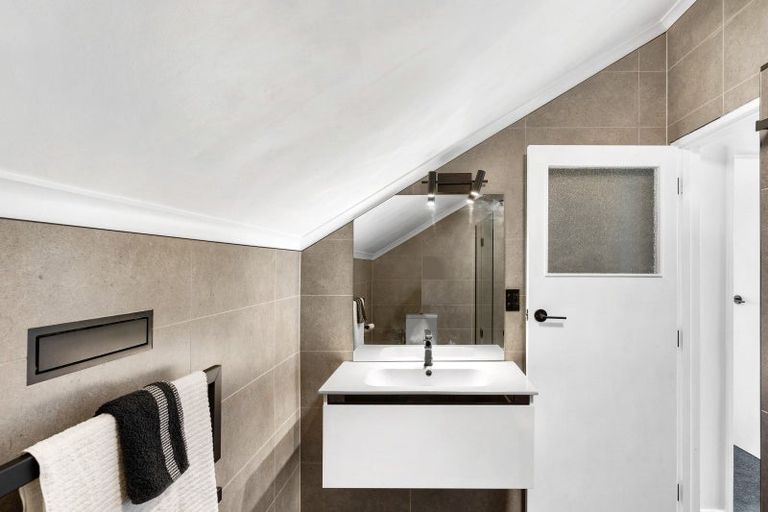 Photo of property in 16a Everest Avenue, Havelock North, 4130