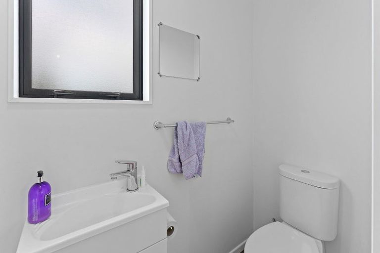 Photo of property in 24 Strathnaver Glen, Waikawa Beach, Levin, 5573