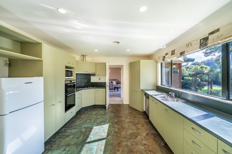 Photo of property in 13 Carlow Grove, Birchville, Upper Hutt, 5018